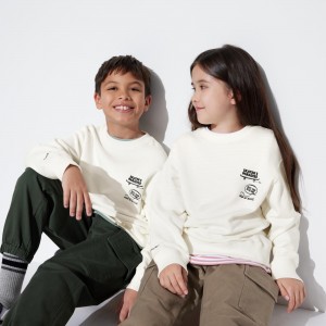 White Uniqlo Ultra Stretch Graphic Sweatshirt | MCLDZ-0324